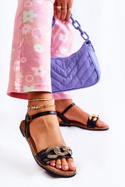 Sandále s bytmi dám