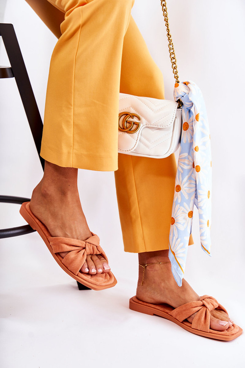 Dámske módne semišové oranžové žabky Lorrie