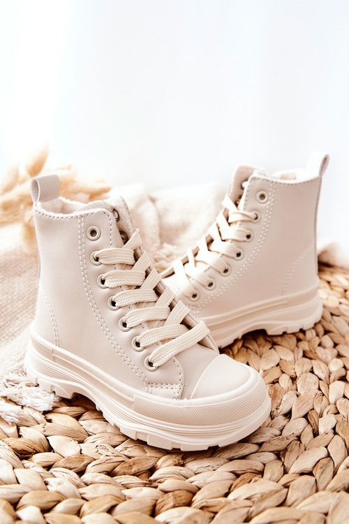 Detské kožené izolované ľahké béžové tenisky bomi