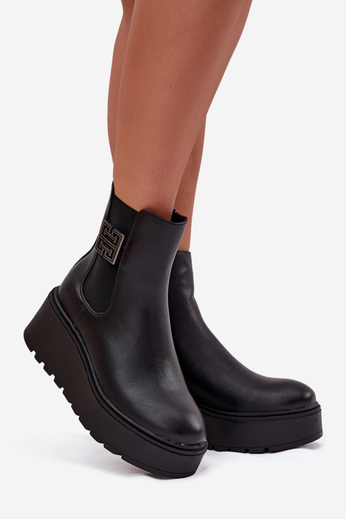 Zateplené dámske platformové čižmy s ozdobným detailom Vinceza 58551 Čierne
