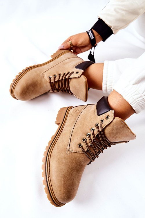 Ženské izolované béžové rozdrvené topánky