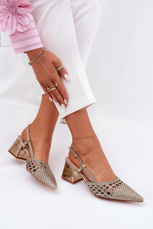 Sandály Na Podpatku S Pletením A Špičatými Nosy Zlaté Resterri
