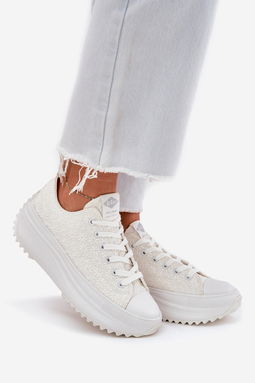 Dámske Tenisky S Vyšívaním Na Platforme Lee Cooper LCW-25-31-3465L Biele