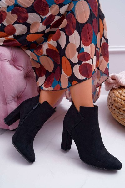 Dámské Kotníkové Boty Na Podpatku Semišové černé Ruffle