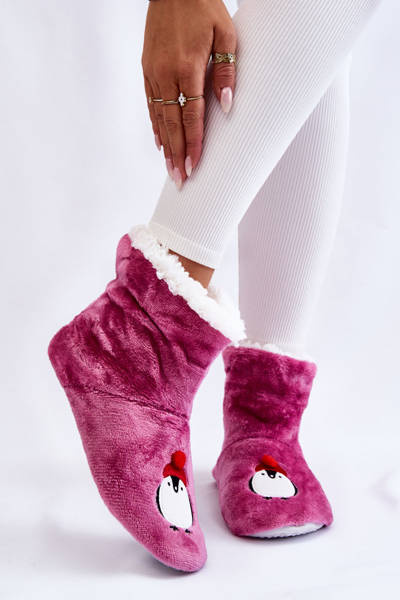 Izolované papky žien s fialovými tučniakmi