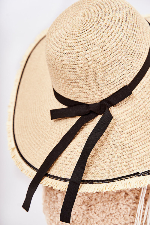 Ľahký dámsky klobúk Mady s čiernym opaskom