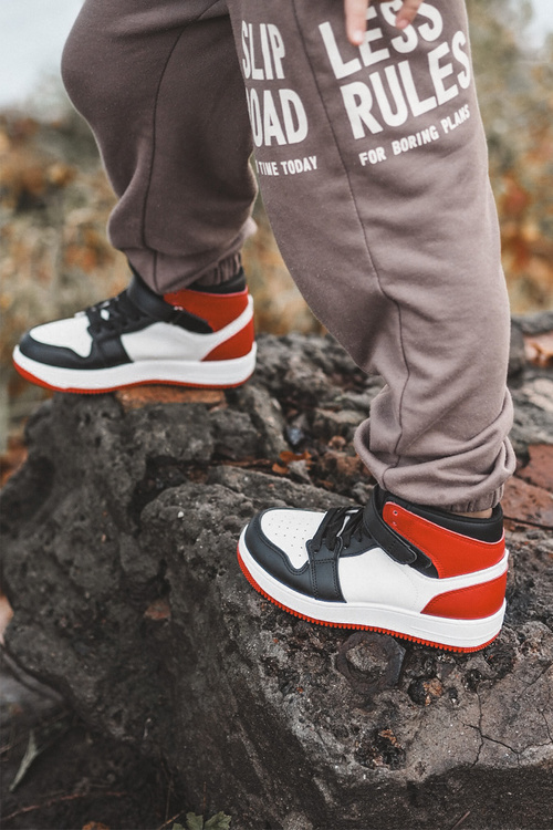 Vysoké detské športové topánky biele a červené teredite