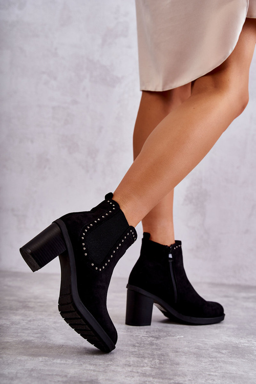 Semišové topánky s cvočkami na post Čiernej Kambii