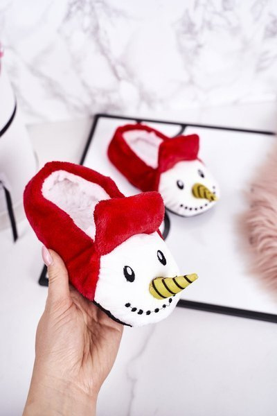 Vianočné deti s červeným vianočným snehuliakom