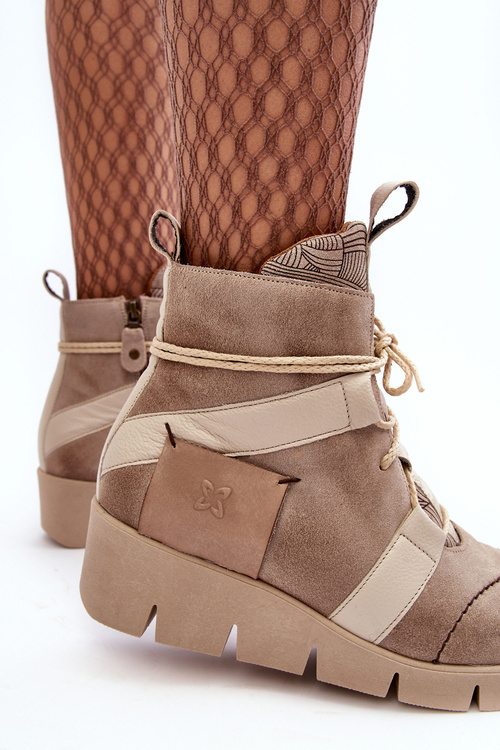 Kožené topánky na klinoch Maciejka 06185-22 Svetelná béža