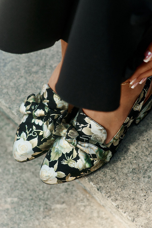 Kožené Lodičky S Květinami A Mašlí Černé N6539-44