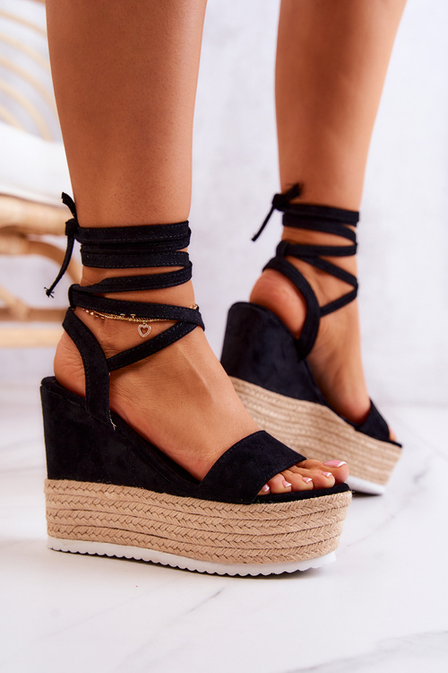 Lehké sandály se zavazováním na klínovém podpatku černé Marriett