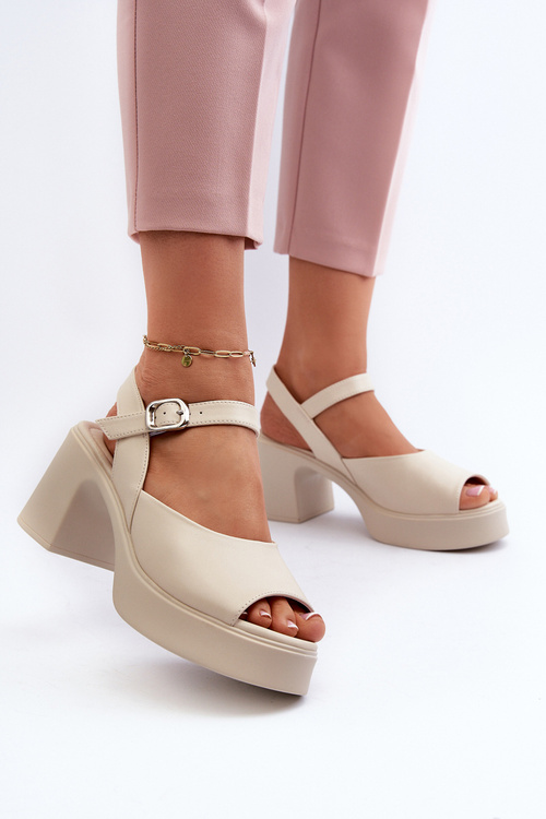 Dámske kožené sandále na opätku Vinceza 66627 Beige