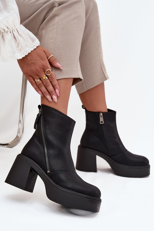 Kožené zateplené dámské kotníčkové boty na podpatku a platformě Vinceza 66831 Černé