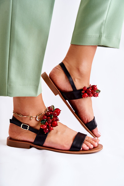 Módne sandále s korálkami čiernymi hally