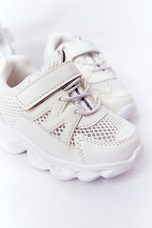 Detské tenisky s žiariacou jedinou LED bielymi tak chladno!