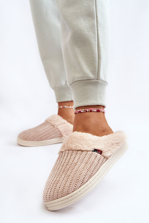 Izolovaná papka žien sa spojila s kožušinou béžovou lerissom