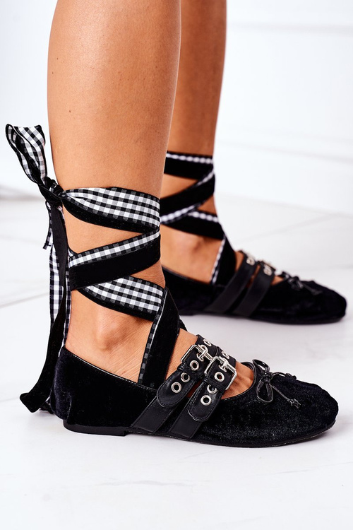 Zatemnené velor balerinas boo čierne