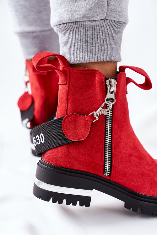 Izolované topánky s zipsom červenou kortonou