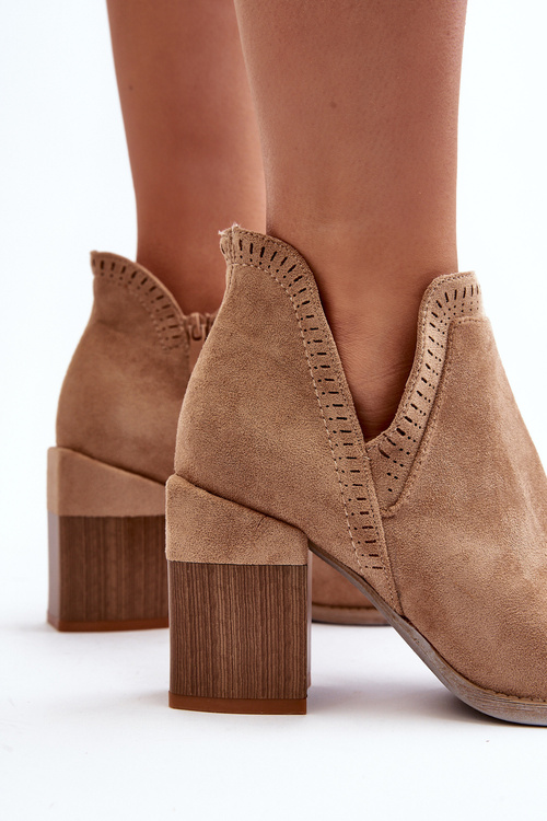 Topánky na masívnom podpätku s výstrihom svetlo béžové Jolnima