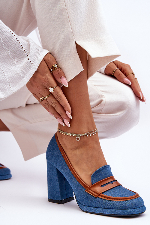 Módne čerpadlá na modrom poste Florence