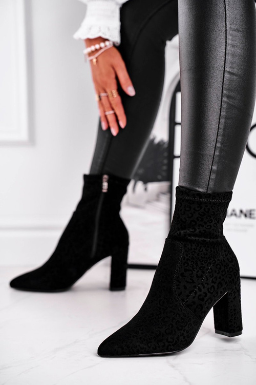 Dámske topánky na pilierových škvrnách