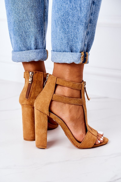 Semišové sandále na ťavom hlúposti