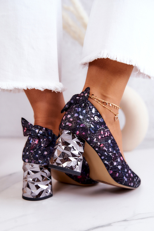 Kožené lodičky na tyči Maciejka 05334-15 námořnická modř