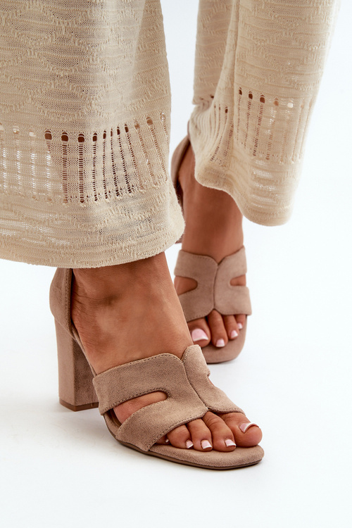 Módny semišový vysokovýkonný sandál Camel Aubrey