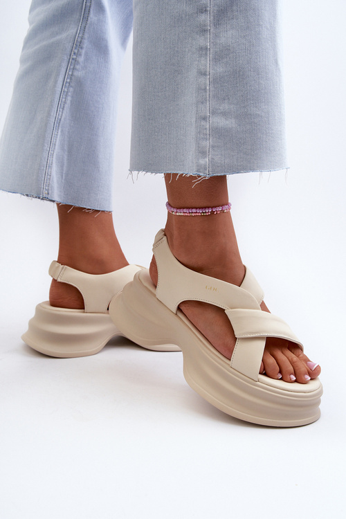 Dámské kožené sandály na masivní podrážce světle béžové GOE NN2N4105
