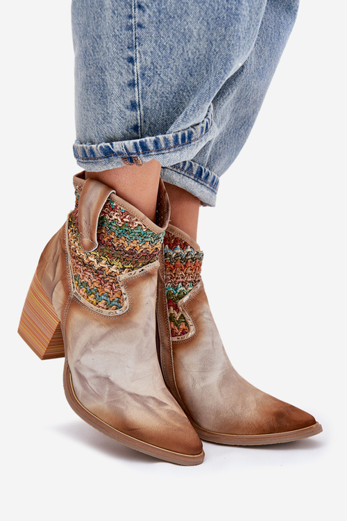 Kožené Boty Kovbojky Na Podpatku S Dekorativním Pletením Maciejka 06810-29 Multikolor