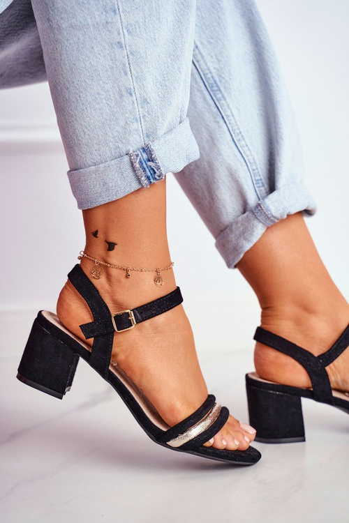 Dámske sandále na čiernom wixi trblietavom príspevku