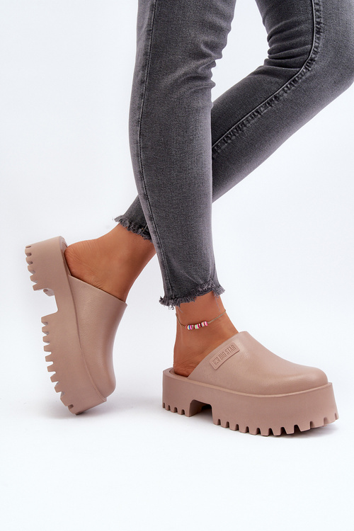 Dámske papuče na masívnej podrážke Big Star NN274015 Biele