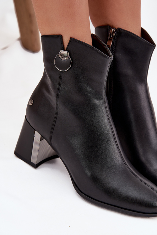 Zateplené kožené čižmy na päte Maciejka K7203-04 Čierne