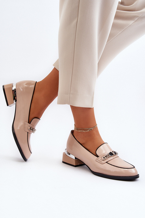 Dámske lakové topánky na nízkom opätku krémovej farby Albreide