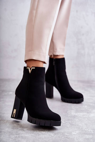 Dámské kozačky na vysokém podpatku s zdobením černe Teruko