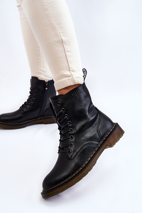 Dámske kožené topánky izolované na Goe II2N4060