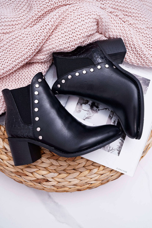 Vysoké podpätky žien s čiernou priehľadom s gumou