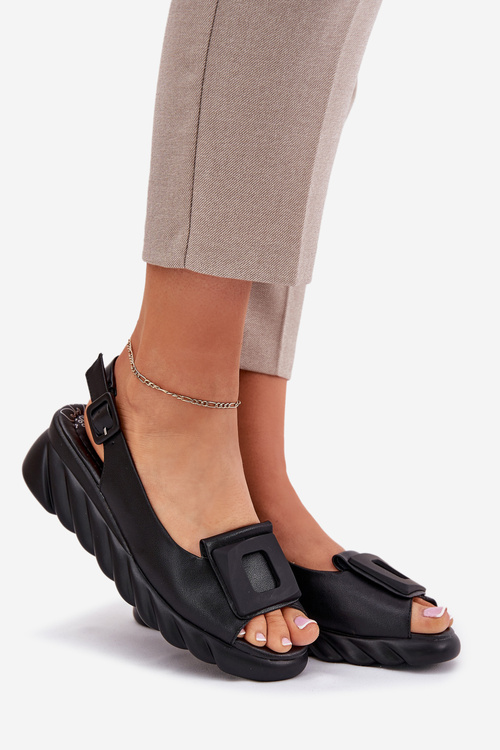 Dámske kožené sandále na klinu s ozdobou Artiker Čierne 56C2156