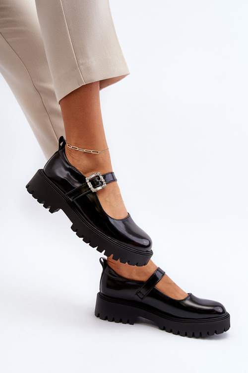 Dámske lesklé poltopánky s ozdobnou sponou čierne Lindnessa