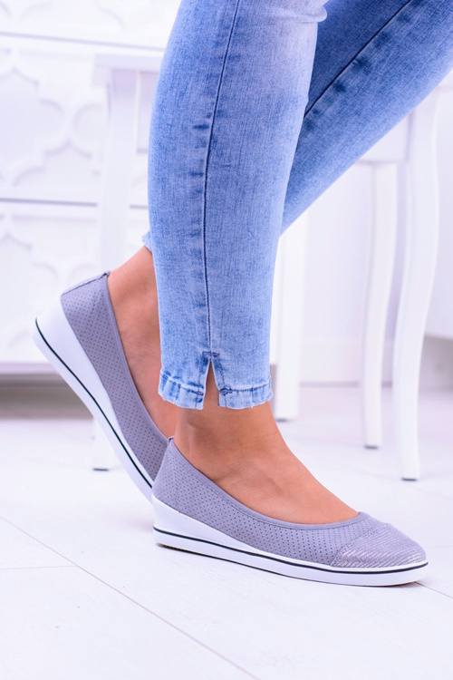 Sivé materiály baleríny na ellen klin