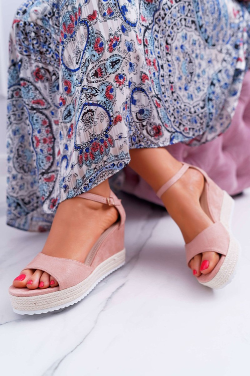 Dámske sandále na klinovej platforme Pink Delima