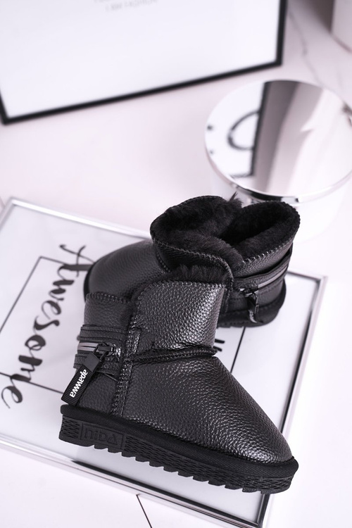 Detské topánky izolované čierne nechajte snežiť