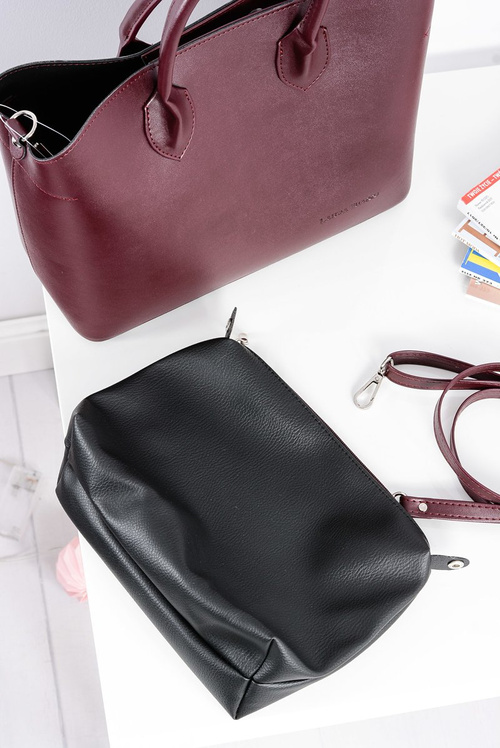 Dámsky burgundský nakupujúci + kozmetička