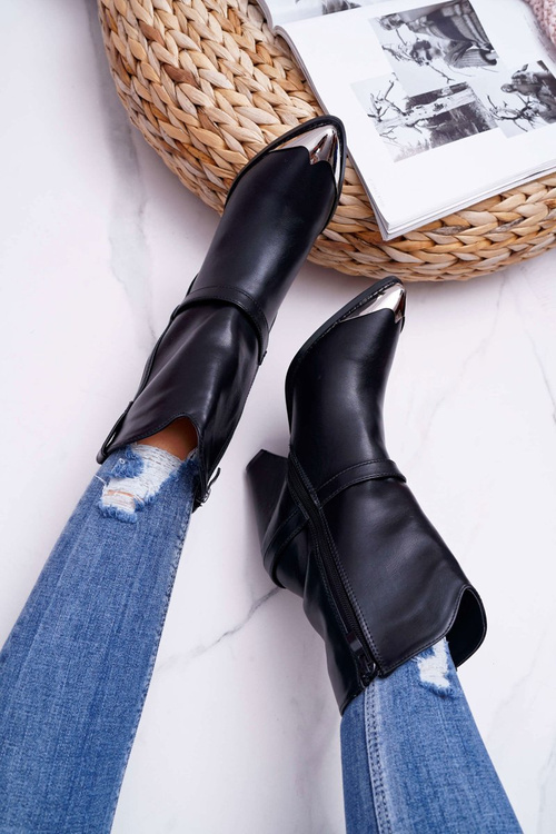 Dámske topánky na čiernom