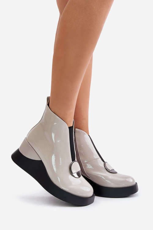 Lakovane Boty Na Klínu Zateplené D&A MR880-136 Světle šedé