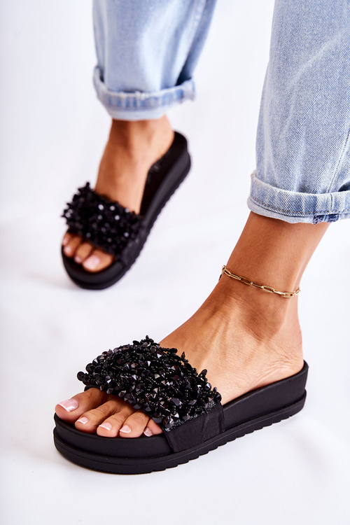 Dámské pantofle na platformě s ornamenty černá Almina