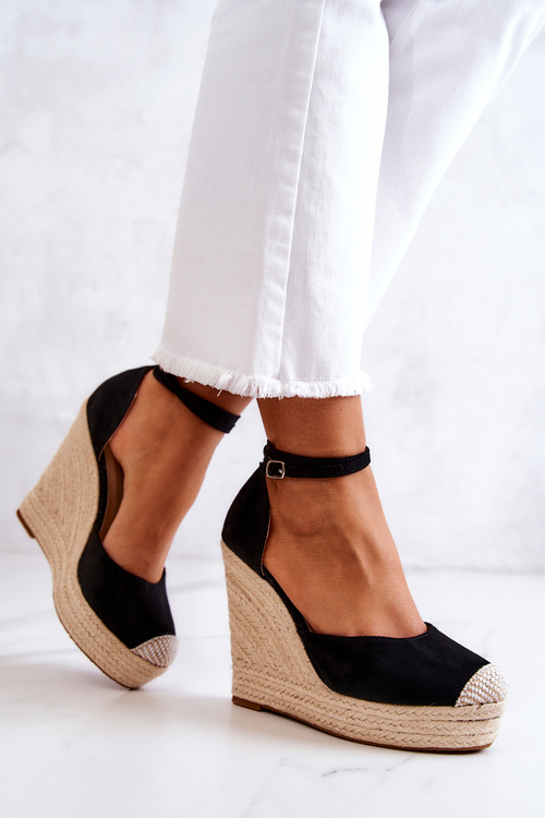 Espadrilles na klinoch čiernej nemeira