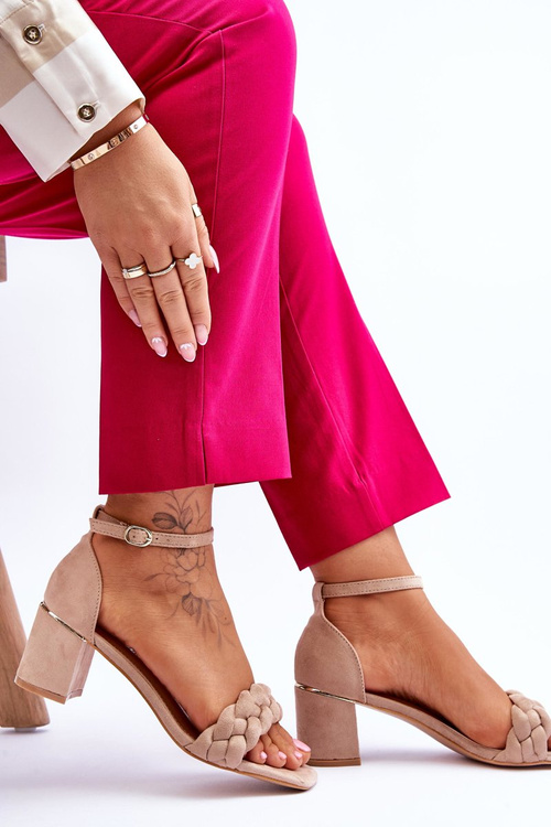 Semišové sandály na vysokém podpatku s ozdobnými copánky béžove Azela