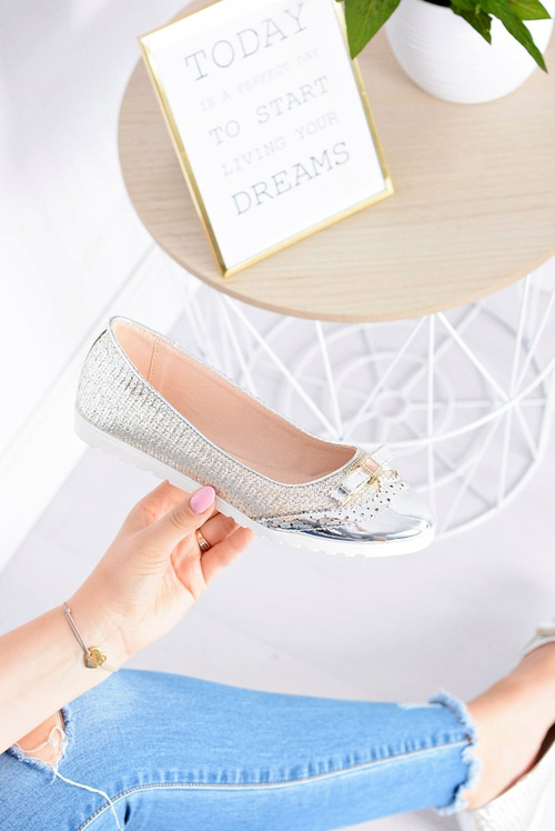 Dámske strieborné vložené baleríny s lukom Cleoss